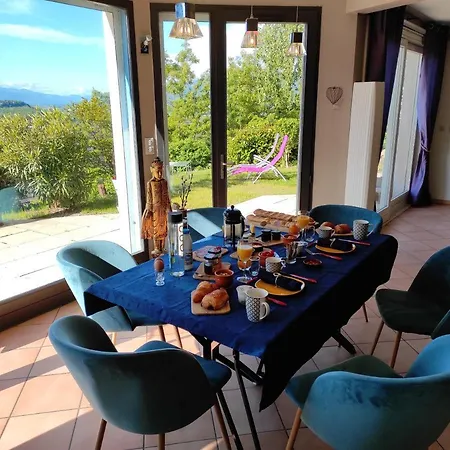 Le Belvédère : Et Table D'hôtes