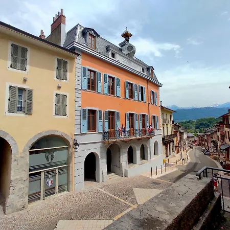 Le Belvedere : Et Table D'hotes 4* Montmélian