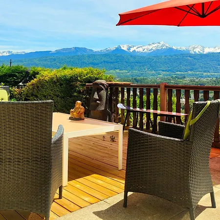 Le Belvedere : Et Table D'hotes 4* Montmélian