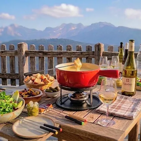 Frühstückspension Le Belvedere : Et Table D'hotes Montmélian